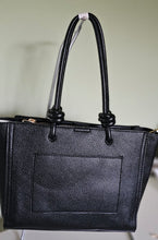 Lade das Bild in den Galerie-Viewer, Elegante Handtasche/Shopper aus Kunstleder mit Knotenhenkeln – Citybag in Schwarz oder Creme | Reißverschluss