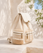 Lade das Bild in den Galerie-Viewer, Boho Rucksack in Creme-Beige mit Ethno-Details & Fransen Taschen