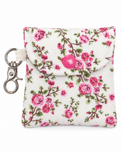 Lade das Bild in den Galerie-Viewer, Handgenähtes Täschchen mit Karabiner | Baumwolle 7 x 9cm | AirPods-Hülle & Mini-Organizer – für Kopfhörer, Tampons, Geld, Einkaufschips