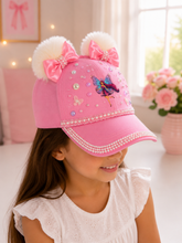 Lade das Bild in den Galerie-Viewer, Kinder Cap Rosa mit Schleifen, Perlen & Pompons – Märchenhafte Mädchen Basecap