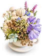Lade das Bild in den Galerie-Viewer, Handgemachte Blumendeko mit Gipspilzen und Kürbissen – Rosa & Lila