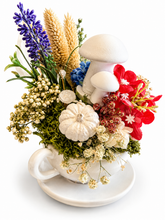 Cargar imagen en el visor de la galería, Handgemachte Blumendeko mit Gipspilzen und Kürbissen