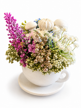 Lade das Bild in den Galerie-Viewer, Handgemachte Blumendeko mit Gipspilzen und Kürbissen – Rosa & Lila