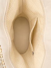 Charger l'image dans la galerie, Große Shopper-Tasche in Natur & Silber – geflochtene Sommertasche