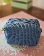 Lade das Bild in den Galerie-Viewer, Kosmetiktasche Waffelpique | Kulturbeutel Handarbeit | Schminktasche mit Baumwollfutter & Volumenvlies (18×11×10 cm)