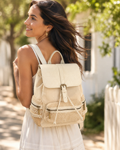 Lade das Bild in den Galerie-Viewer, Boho Rucksack in Creme-Beige mit Ethno-Details & Fransen Taschen