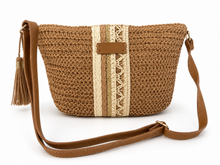 Charger l'image dans la galerie, Geflochtene Umhängetasche in Cognac – Sommertasche mit Quasten