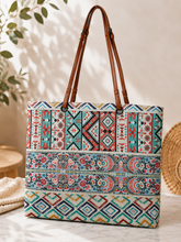 Lade das Bild in den Galerie-Viewer, Große Shopper Tasche im Boho-Look mit Ethno-Muster, Reißverschluss & Kunstlederriemen