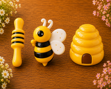 Lade das Bild in den Galerie-Viewer, Gipsfiguren Bastelset Bienenwelt - La colmena | Als fertiges 3er-Set | Auf Wunsch personalisierbar