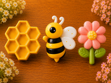 Lade das Bild in den Galerie-Viewer, Gipsfiguren Bastelset Bienenwelt - La colmena | Als fertiges 3er-Set | Auf Wunsch personalisierbar