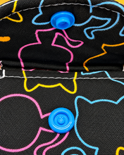 Lade das Bild in den Galerie-Viewer, Handgenähtes Täschchen mit Karabiner | Baumwolle 7 x 9cm | AirPods-Hülle & Mini-Organizer – für Kopfhörer, Tampons, Geld, Einkaufschips