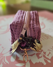 Lade das Bild in den Galerie-Viewer, Kosmetiktasche klein mit Karabiner | Schminktäschchen | Mini-Aufbewahrung 12x7x7 cm | Handgemacht aus Baumwolle (Waffelpiqué) | Geschenkidee