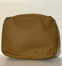 Lade das Bild in den Galerie-Viewer, Shopper Tote – große Schultertasche mit Zip-Top, Mini-Täschchen & Innen-Bag (41×30×9 cm) – Beere/Camel