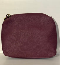 Lade das Bild in den Galerie-Viewer, Shopper Tote – große Schultertasche mit Zip-Top, Mini-Täschchen & Innen-Bag (41×30×9 cm) – Beere/Camel