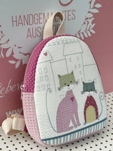Lade das Bild in den Galerie-Viewer, Kindergartenrucksack Kinder – Mini Rucksack mit Katzenmotiv | Waffelpique & Baumwolle | handgemacht | Kita & Vorschule Geschenk