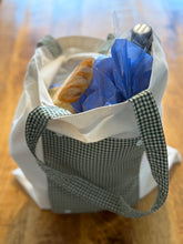 Lade das Bild in den Galerie-Viewer, Faltbare Totebag mit Druckknopf – kompakte Einkaufstasche aus Baumwolle, waschbar, nachhaltig, personalisierbar – Handmade