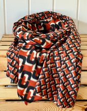 Lade das Bild in den Galerie-Viewer, Weicher Schal in Orange, Creme, Schwarz | Warmes Tuch aus Viskose | ca. 190 × 60 cm | Edler Herbst- & Winterschal