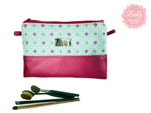 Lade das Bild in den Galerie-Viewer, Kosmetiktasche/Kosmetikbeutel aus beschichtetem Stoff und Kunstleder