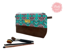 Lade das Bild in den Galerie-Viewer, Kosmetiktasche/Kosmetikbeutel/Kulturbeutel aus beschichtetem Stoff und Kunstleder