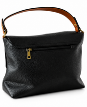 Cargar imagen en el visor de la galería, Handtasche Vintage Collection – Schwarze Kunstledertasche mit Extrariemen | Elegante Schultertasche &amp; Crossbody-Bag
