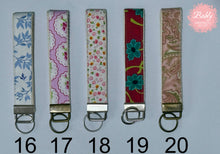 Lade das Bild in den Galerie-Viewer, Schlüsselanhänger aus Stoff, keychain fabrik, Schlüsselband, Geschenk für Sie &amp; Ihn, Geschenkidee, handgemacht, handmade

