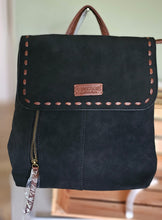 Lade das Bild in den Galerie-Viewer, Flap-Backpack – Rucksack mit Überschlag, Vintage-Look &amp; Reißverschlussfächern | Schwarz/Cognac
