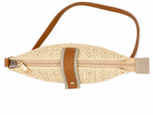 Lade das Bild in den Galerie-Viewer, Geflochtene Umhängetasche in Camel – leichte Sommertasche | 27 × 21 cm
