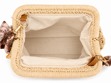 Lade das Bild in den Galerie-Viewer, Geflochtene Handtasche in Natur mit Schmuckriemen
