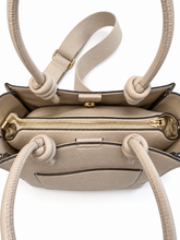 Lade das Bild in den Galerie-Viewer, Elegante Handtasche/Shopper aus Kunstleder mit Knotenhenkeln – Citybag in Creme | Reißverschluss
