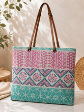 Lade das Bild in den Galerie-Viewer, Große Shopper Tasche im Boho-Look mit Ethno-Muster, Reißverschluss &amp; Kunstlederriemen
