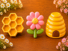 Lade das Bild in den Galerie-Viewer, Gipsfiguren Bastelset Bienenwelt - La colmena | Als fertiges 3er-Set | Auf Wunsch personalisierbar
