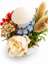 Cargar imagen en el visor de la galería, Handgemachte Blumendeko mit Gipspilzen und Kürbissen
