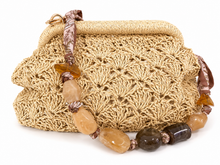 Lade das Bild in den Galerie-Viewer, Geflochtene Handtasche in Natur mit Schmuckriemen
