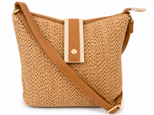 Lade das Bild in den Galerie-Viewer, Geflochtene Umhängetasche in Camel – leichte Sommertasche | 27 × 21 cm (Kopie)
