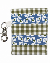 Lade das Bild in den Galerie-Viewer, Handgenähtes Täschchen mit Karabiner | Baumwolle 7 x 9cm | AirPods-Hülle &amp; Mini-Organizer – für Kopfhörer, Tampons, Geld, Einkaufschips
