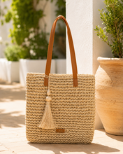 Lade das Bild in den Galerie-Viewer, Geflochtene Sommer-Shopper Tasche im Boho-Stil mit Quaste &amp; Kunstlederriemen
