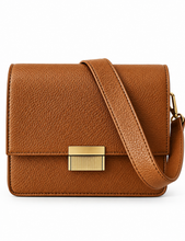 Load image into Gallery viewer, Elegante Crossbody-Tasche aus Kunstleder – kompakt &amp; stylisch – in Cognac – 16×20×9 cm
