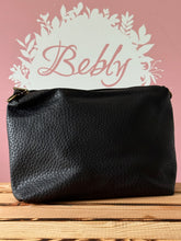 Lade das Bild in den Galerie-Viewer, Kunstledertasche mit Kosmetiktasche &amp; Schulterriemen – Vintage Style
