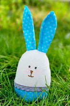 Lade das Bild in den Galerie-Viewer, Osterhase aus Stoff
