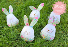 Lade das Bild in den Galerie-Viewer, Osterhase aus Stoff
