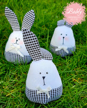 Lade das Bild in den Galerie-Viewer, Osterhase aus Stoff
