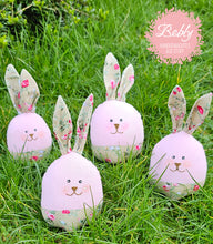 Lade das Bild in den Galerie-Viewer, Osterhase aus Stoff
