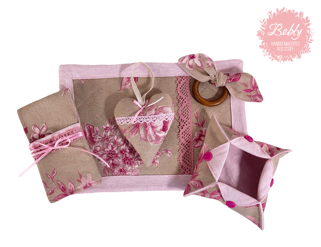 Tischset/Platzset mit Serviettenhalter, Bestecktasche, Körbchen (Utensilo) und Dekoherz